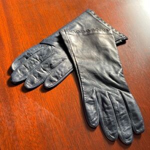 Vintage EUC Sophisticated Navy Blue Leather Gloves! Scalloped Edge!